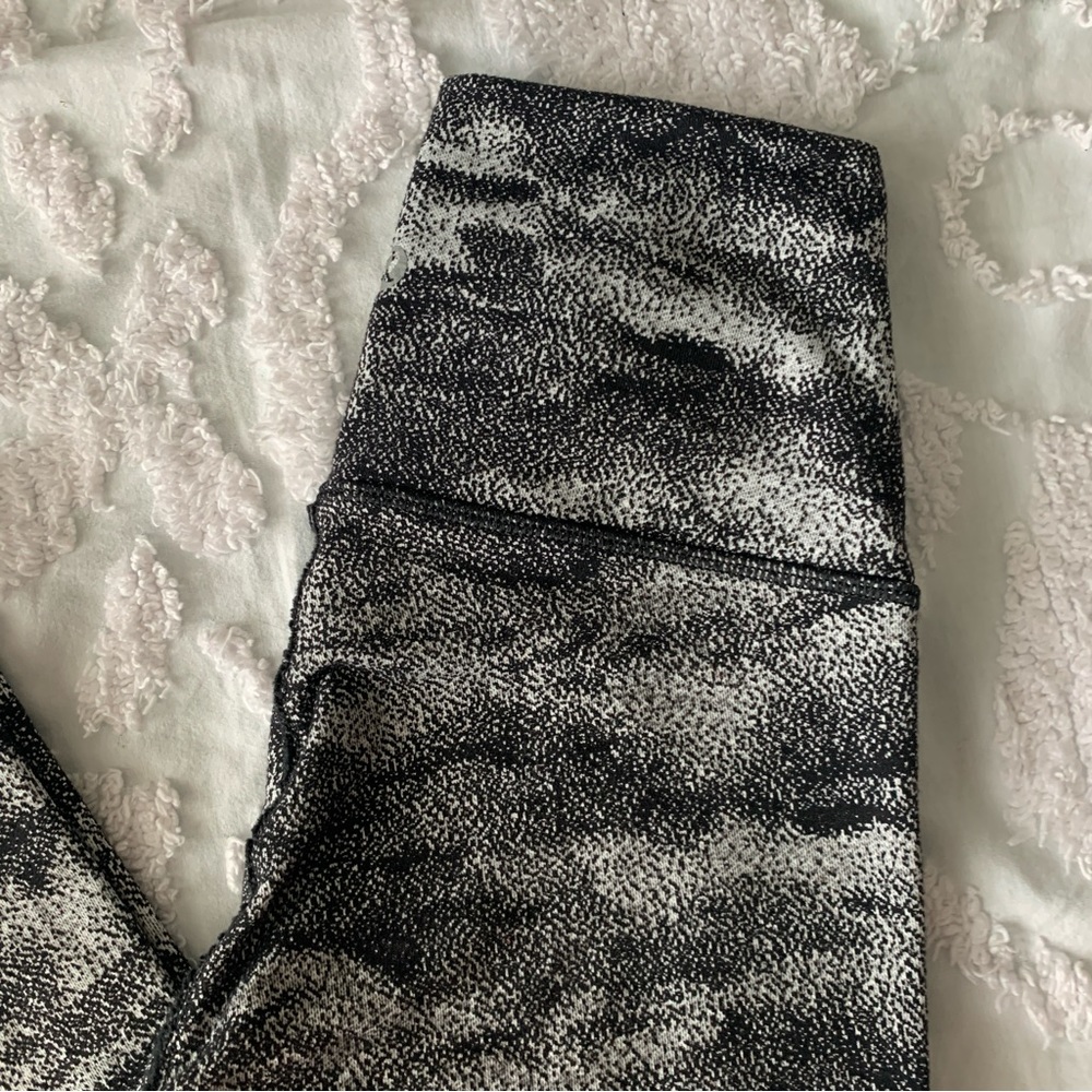 Women’s 2 Lululemon Wunder Under High-Rise Tight 28" Misted Jacquard Black White - Picture 2 of 9
